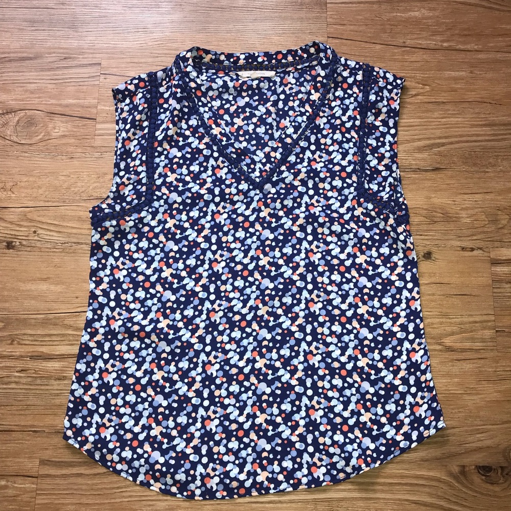 Very cute sleeveless Hawthorn top.